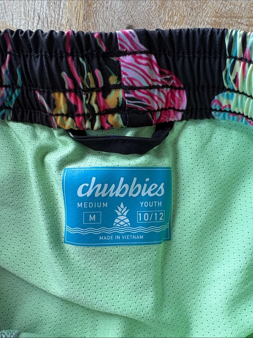 Chubbies Boys Black Jellyfish Swim Shorts size M(10/12)